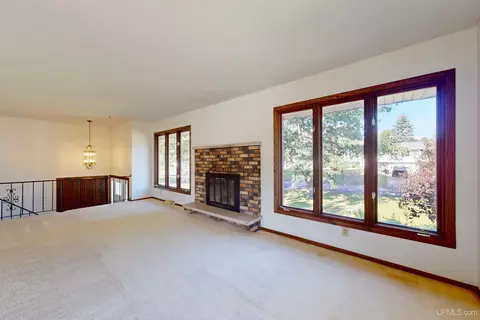 Living - 225 S Lilac, Ishpeming, MI 49849 photo 4 of 6