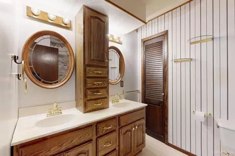 Bath - 225 S Lilac, Ishpeming, MI 49849 photo 1 of 5