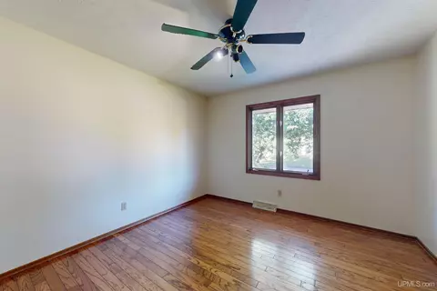 Bedroom - 225 S Lilac, Ishpeming, MI 49849 photo 3 of 13