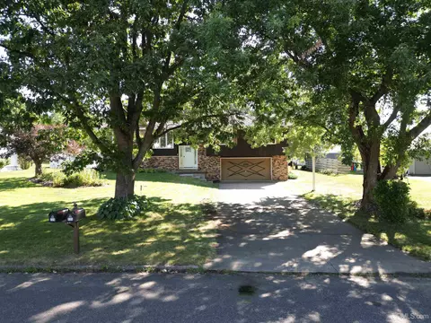Exterior - 225 S Lilac, Ishpeming, MI 49849 photo 5 of 15