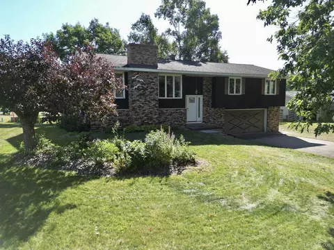 Exterior - 225 S Lilac, Ishpeming, MI 49849 photo 2 of 15