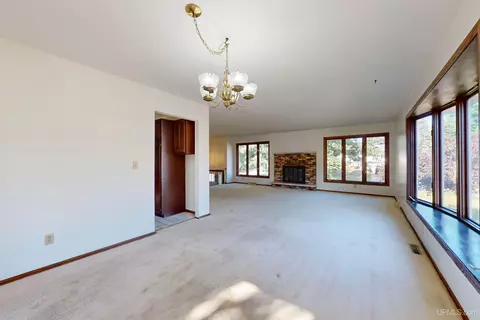 Living - 225 S Lilac, Ishpeming, MI 49849 photo 5 of 6