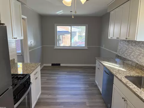 Kitchen - 18285 Breezeway, Fraser, MI 48026 photo 5 of 6