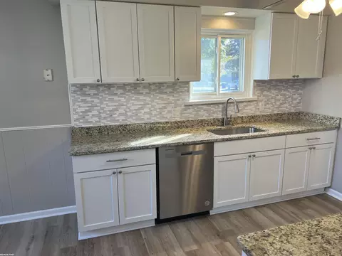 Kitchen - 18285 Breezeway, Fraser, MI 48026 photo 6 of 6