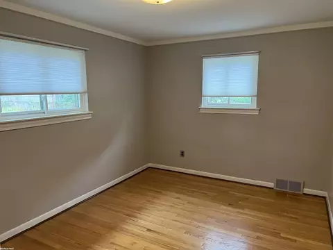 Bedroom - 18285 Breezeway, Fraser, MI 48026 photo 2 of 3