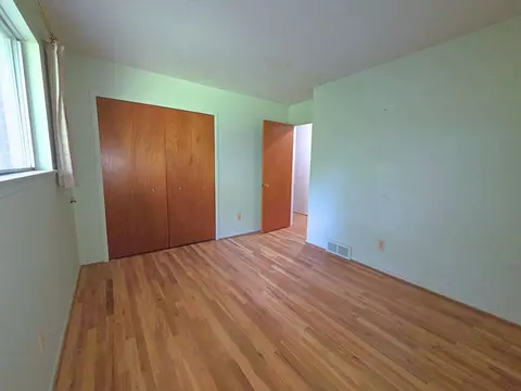 Bedroom - 4459 Wickfield, Flint, MI 48507 photo 6 of 6