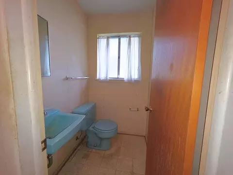 Bath - 4459 Wickfield, Flint, MI 48507 photo 2 of 2