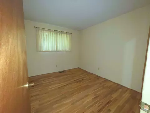 Bedroom - 4459 Wickfield, Flint, MI 48507 photo 1 of 6