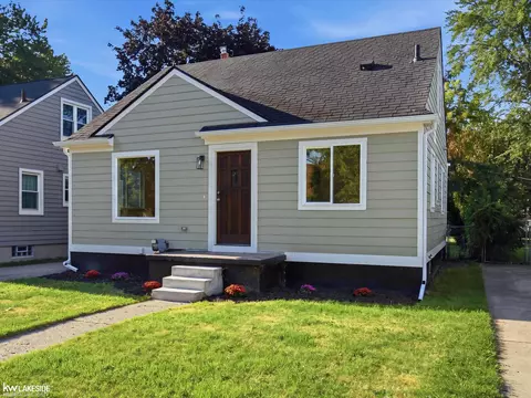 17800 Wexford, Roseville, MI 48066
