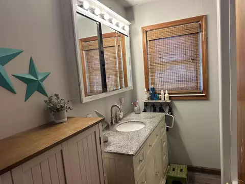 Bath - 372 E Alice, Merrill, MI 48637 photo 2 of 2