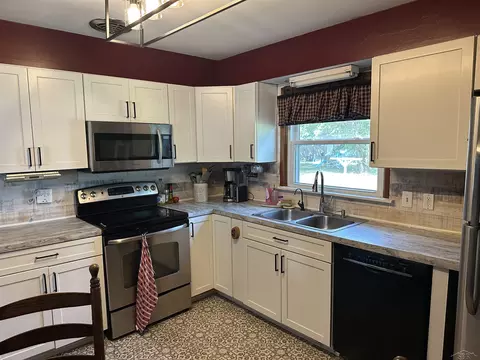 Kitchen - 372 E Alice, Merrill, MI 48637 photo 2 of 3