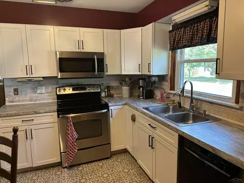 Kitchen - 372 E Alice, Merrill, MI 48637 photo 1 of 3