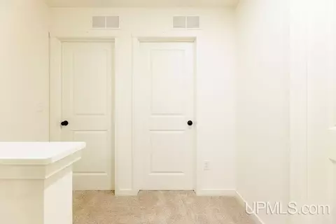 Entry Way - 39 Tipperary, Gladstone, MI 49837 photo 4 of 6