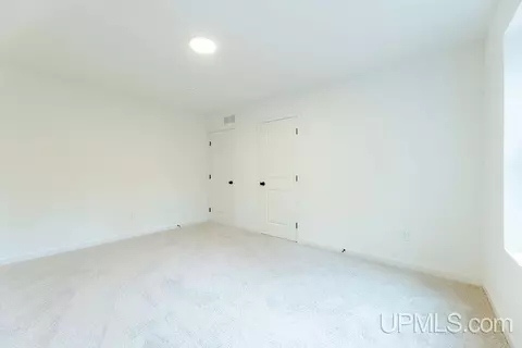 Bedroom - 39 Tipperary, Gladstone, MI 49837 photo 2 of 8