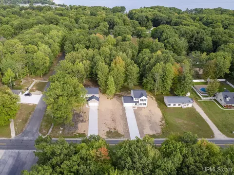 View/Area - 39 Tipperary, Gladstone, MI 49837 photo 5 of 6