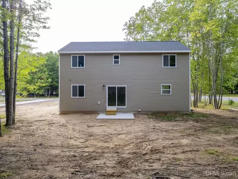 Exterior - 39 Tipperary, Gladstone, MI 49837 photo 5 of 8