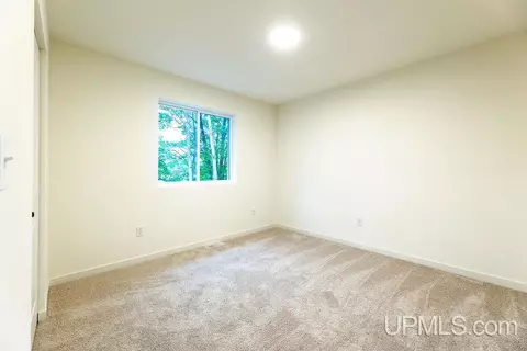 Bedroom - 39 Tipperary, Gladstone, MI 49837 photo 6 of 8