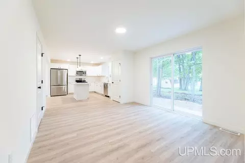 Living - 39 Tipperary, Gladstone, MI 49837 photo 1 of 5