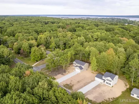 View/Area - 39 Tipperary, Gladstone, MI 49837 photo 6 of 6