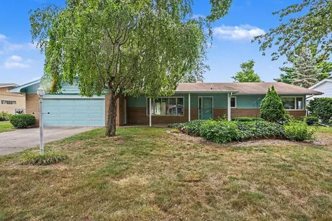 4677 Bloomfield, Bay City, MI 48706
