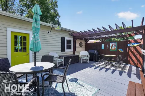 Exterior - 111 E State, Vernon, MI 48476 photo 5 of 10