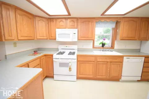 Kitchen - 231 Adelaide, Maple Rapids, MI 48853 photo 2 of 2