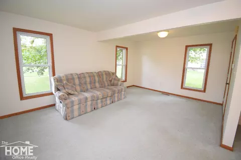 Living - 231 Adelaide, Maple Rapids, MI 48853 photo 2 of 4