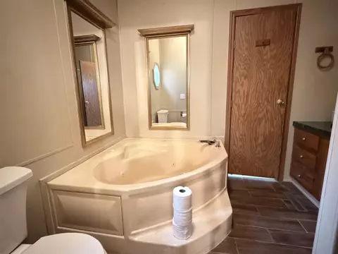 Bath - 2410 E Beatrice, Harrison, MI 48625 photo 4 of 7