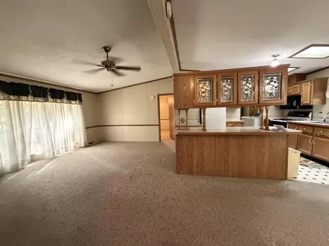 Living - 2410 E Beatrice, Harrison, MI 48625 photo 3 of 5