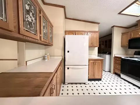 Kitchen - 2410 E Beatrice, Harrison, MI 48625 photo 6 of 6