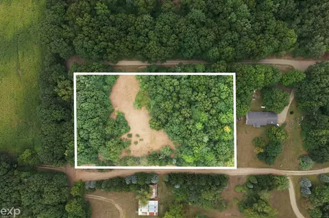 5232 Hasslick, North Branch, MI 48461