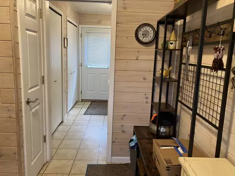 Entry Way - 1000 N Silverleaf, Gladwin, MI 48624 photo 2 of 2