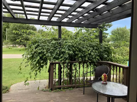 Exterior - 1000 N Silverleaf, Gladwin, MI 48624 photo 6 of 13
