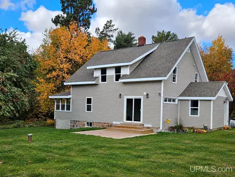 e5755 West Bluffview Road, Ironwood, MI 49938