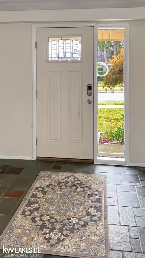 Entry Way - 3615 Bicsak, Warren, MI 48092 photo 1 of 1