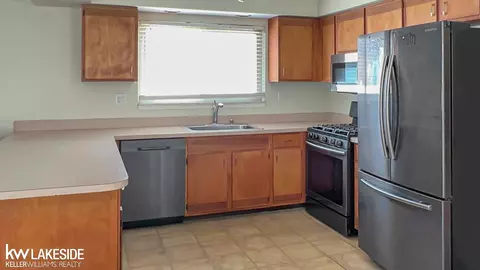 Kitchen - 3615 Bicsak, Warren, MI 48092 photo 3 of 3