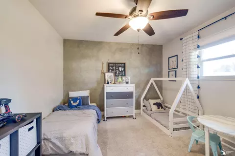 Bedroom - 7558 Apache Trl, Temperance, MI 48182 photo 6 of 7