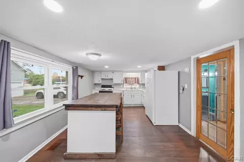Kitchen - 506 E Logan, Tecumseh, MI 49286 photo 2 of 4