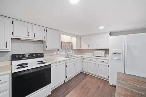 Kitchen - 506 E Logan, Tecumseh, MI 49286 photo 4 of 4