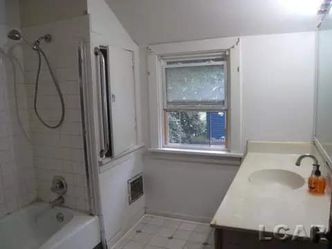 Bath - 524 Ormsby, Adrian, MI 49221 photo 1 of 3