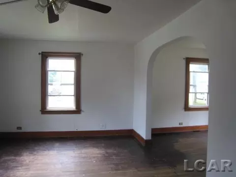 Living - 524 Ormsby, Adrian, MI 49221 photo 3 of 3