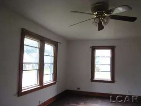 Living - 524 Ormsby, Adrian, MI 49221 photo 2 of 3