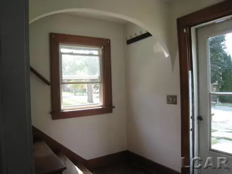Entry Way - 524 Ormsby, Adrian, MI 49221 photo 1 of 4