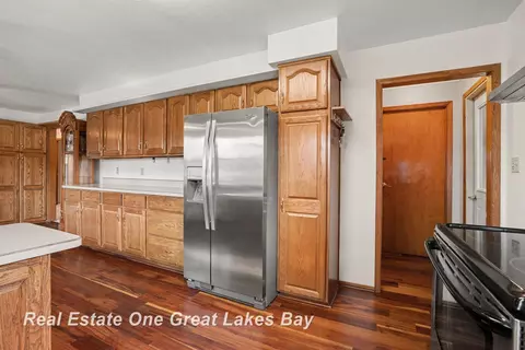 Kitchen - 3822 Worth, Pinconning, MI 48650 photo 3 of 4