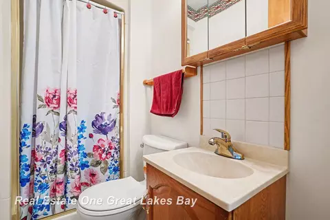 Bath - 3822 Worth, Pinconning, MI 48650 photo 1 of 3