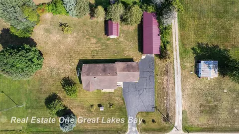 View/Area - 3822 Worth, Pinconning, MI 48650 photo 2 of 3