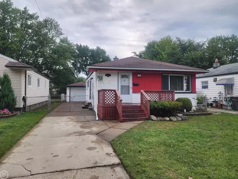 23509 Elmira, Saint Clair Shores, MI 48082