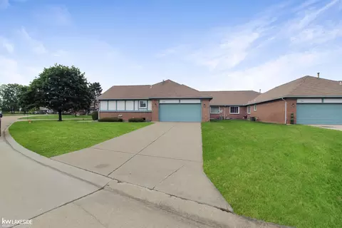 Exterior - 45431 Nottingham, Macomb, MI 48044 photo 1 of 2
