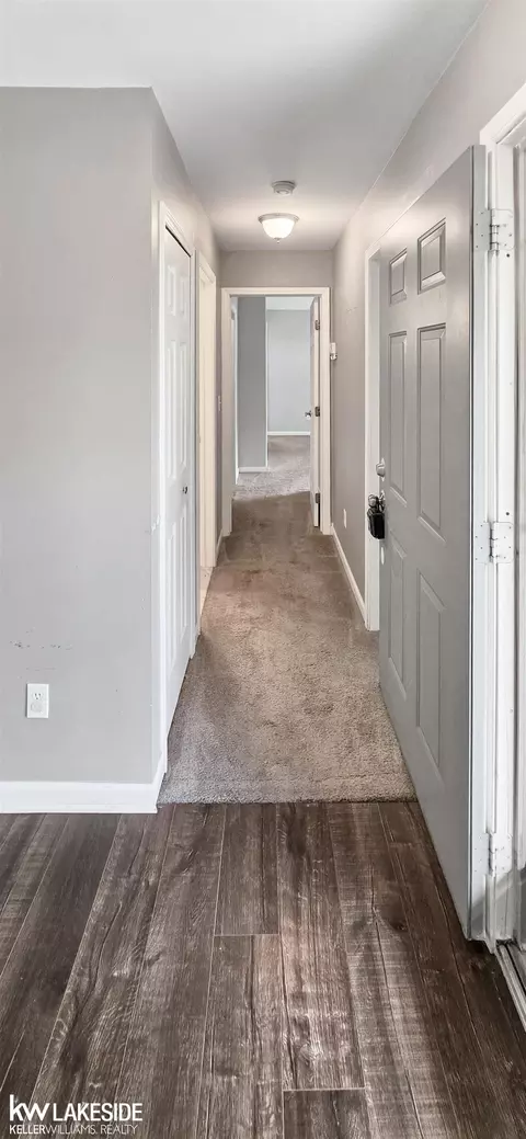 Entry Way - 45431 Nottingham, Macomb, MI 48044 photo 2 of 2