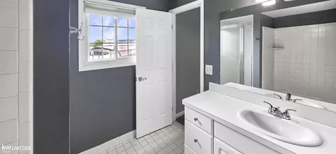 Bath - 45431 Nottingham, Macomb, MI 48044 photo 4 of 4